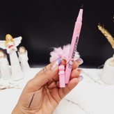 خط چشم ماژیکی مدل کیتی پشمالو برند دوسه doucce